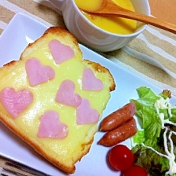 愛情たっぷり♡ハートのモーニングトースト♡